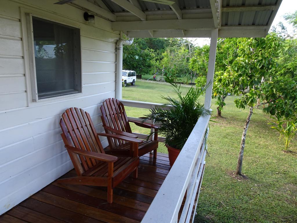 Maya Hill Lodge Black Man Eddy Exterior photo