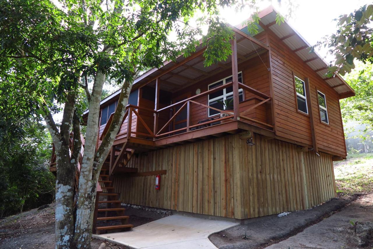 Maya Hill Lodge Black Man Eddy Exterior photo
