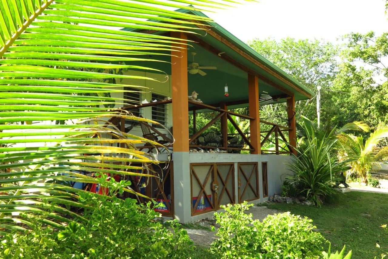 Maya Hill Lodge Black Man Eddy Exterior photo